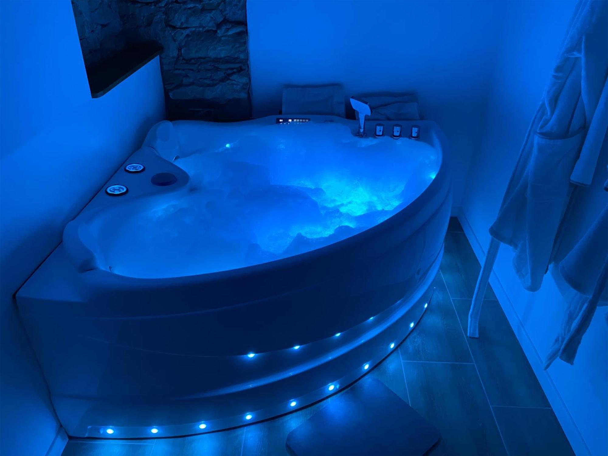 Room- Spa- Escale Amoureuse Puygaillard-de-Quercy